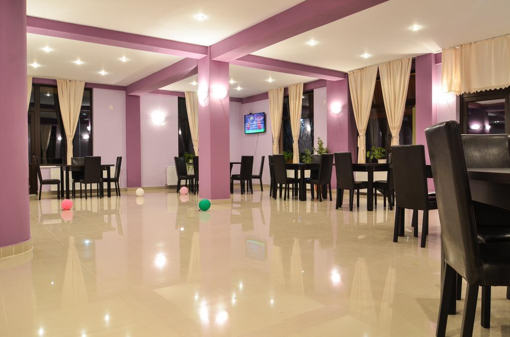 Hotel Rasarit De Soare Rotbav Exterior foto